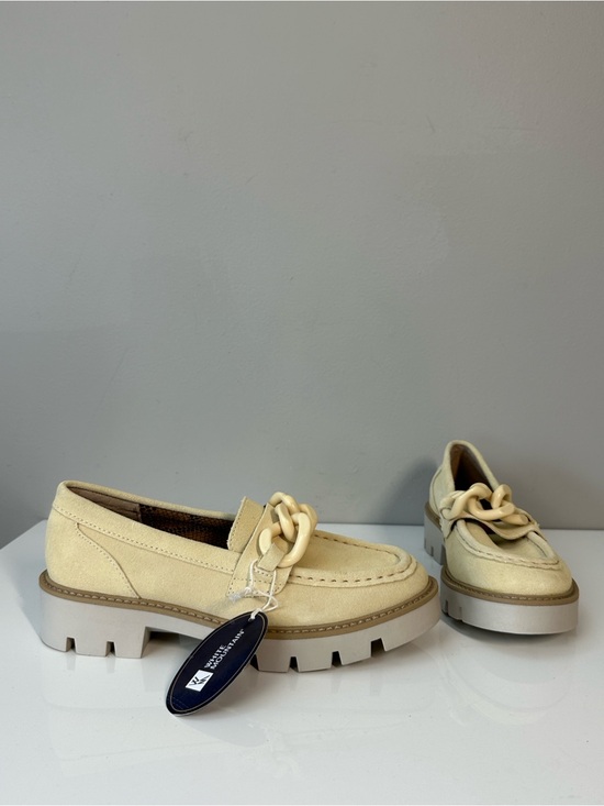 White Mountain Shoes - White Mountain Goodie Loafer Size 6.5 Buttercream Suede Butter Yellow